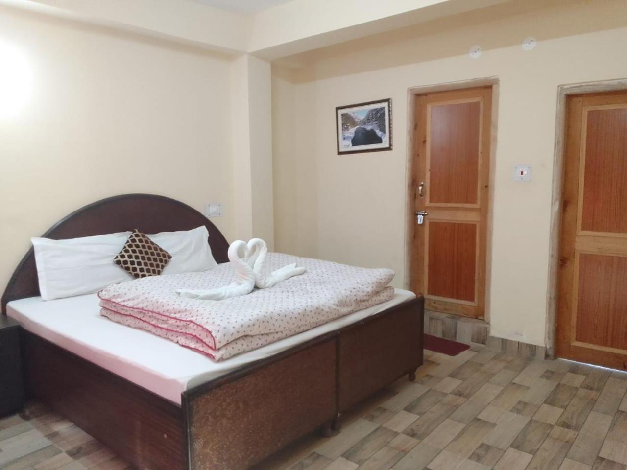Hotel Alpine View Sarāhan Buitenkant foto